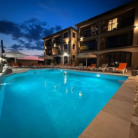 Complex Popdan 招待所 4*