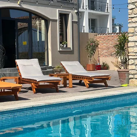 Complex Popdan 招待所